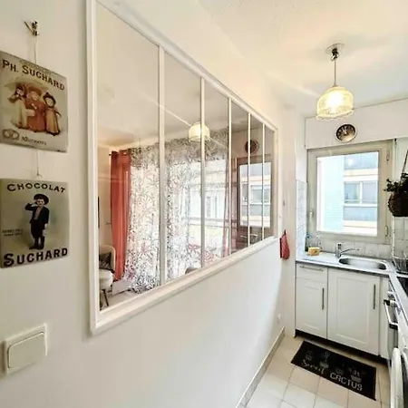 La Petite Louisiane : 4 Prs, 300 M Plages Apartment Antibes
